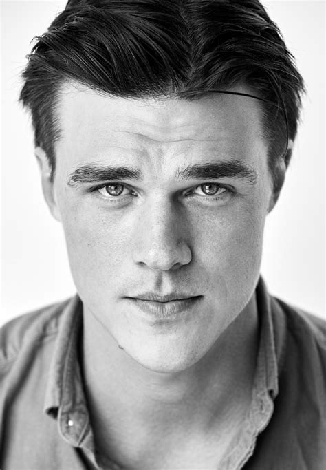 See Finn Wittrock Nude 